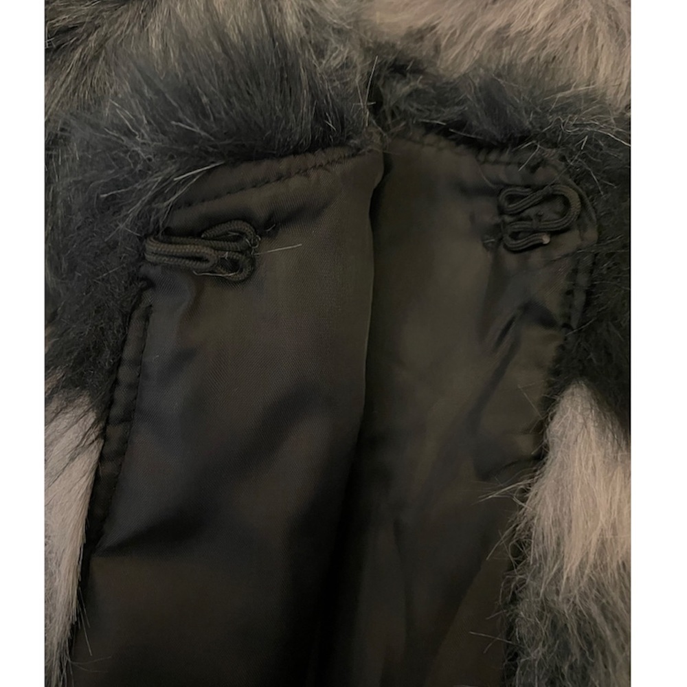 Glamsia Faux Fur Vest - Picture 4 of 5